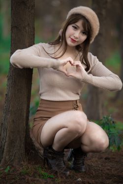 黄圣依露底